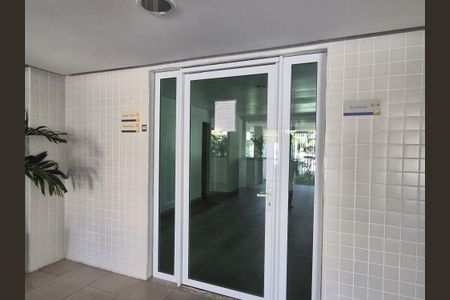 Apartamento à venda com 198m², 3 quartos e 2 vagas Apartamento à venda com 198m², 3 quartos e 2 vagasÁrea comum