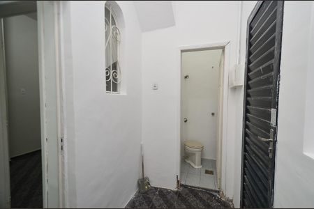 Apartamento para alugar com 70m², 2 quartos e sem vaga Apartamento para alugar com 70m², 2 quartos e sem vagaBanheiro de Serviço