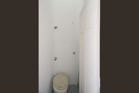 Apartamento para alugar com 70m², 2 quartos e sem vaga Apartamento para alugar com 70m², 2 quartos e sem vagaBanheiro de Serviço