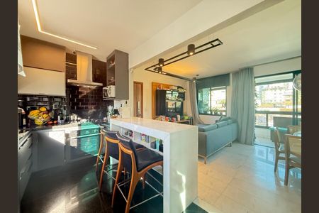 Apartamento à venda com 100m², 3 quartos e 2 vagas Apartamento à venda com 100m², 3 quartos e 2 vagasCozinha