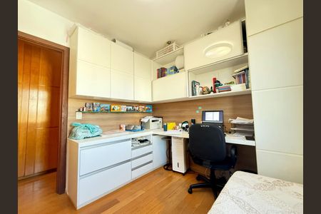 Apartamento à venda com 100m², 3 quartos e 2 vagas Apartamento à venda com 100m², 3 quartos e 2 vagasQuarto 3