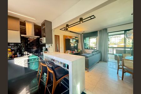 Apartamento à venda com 100m², 3 quartos e 2 vagas Apartamento à venda com 100m², 3 quartos e 2 vagasCozinha