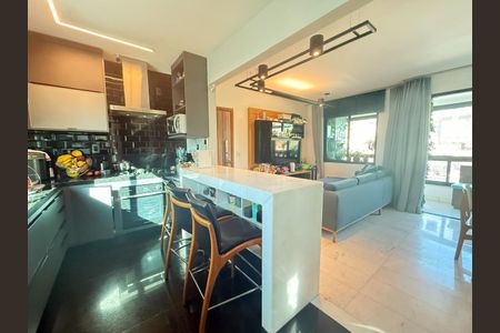 Apartamento à venda com 100m², 3 quartos e 2 vagas Apartamento à venda com 100m², 3 quartos e 2 vagasCozinha