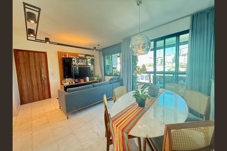 Apartamento à venda com 100m², 3 quartos e 2 vagas Apartamento à venda com 100m², 3 quartos e 2 vagasSala