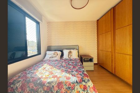 Apartamento à venda com 100m², 3 quartos e 2 vagas Apartamento à venda com 100m², 3 quartos e 2 vagasQuarto