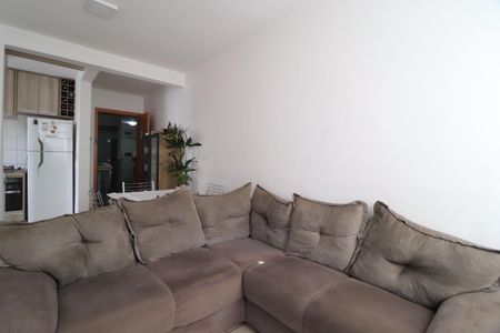 Sala de apartamento para alugar com 2 quartos, 47m² em Presidente Roosevelt, Uberlândia