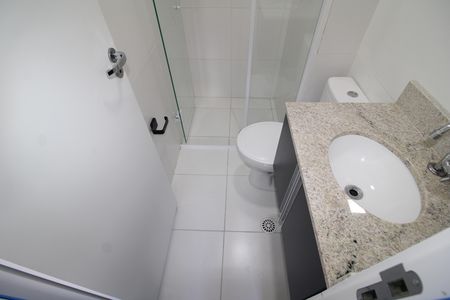 Banheiro de kitnet/studio para alugar com 1 quarto, 26m² em Parada Inglesa , São Paulo