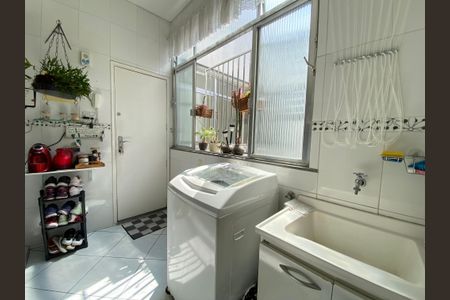 Apartamento à venda com 75m², 3 quartos e 1 vagaÁrea de Serviço