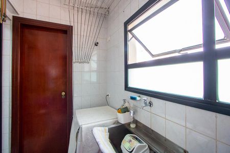Apartamento à venda com 84m², 2 quartos e 2 vagasÁrea de serviço