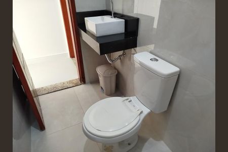 Casa à venda com 70m², 2 quartos e 1 vagaBanheiro 1