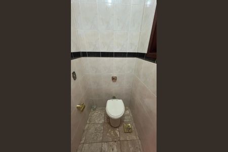 Casa à venda com 315m², 5 quartos e 4 vagas Casa à venda com 315m², 5 quartos e 4 vagasLavabo