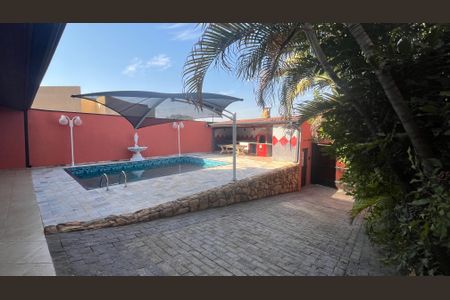 Casa à venda com 315m², 5 quartos e 4 vagas Casa à venda com 315m², 5 quartos e 4 vagasÁrea comum