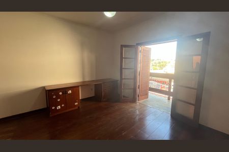 Casa à venda com 315m², 5 quartos e 4 vagas Casa à venda com 315m², 5 quartos e 4 vagasSuíte 2