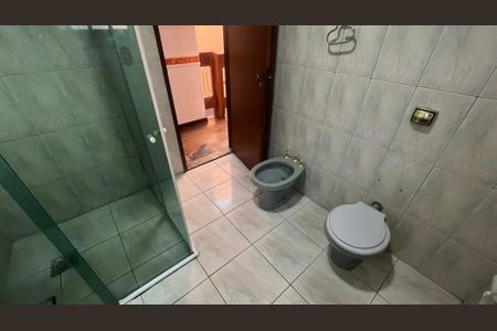 Casa à venda com 315m², 5 quartos e 4 vagas Casa à venda com 315m², 5 quartos e 4 vagasBanheiro