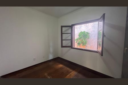 Casa à venda com 315m², 5 quartos e 4 vagas Casa à venda com 315m², 5 quartos e 4 vagasQuarto 1