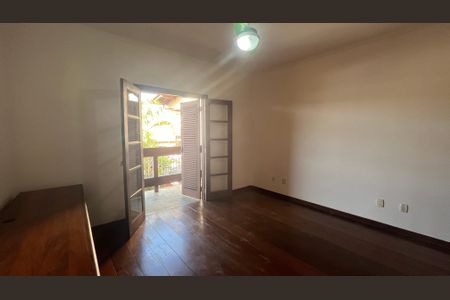 Casa à venda com 315m², 5 quartos e 4 vagas Casa à venda com 315m², 5 quartos e 4 vagasSuíte 2