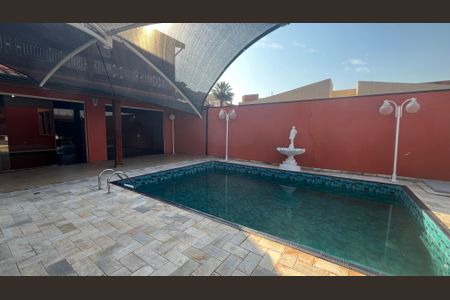 Casa à venda com 315m², 5 quartos e 4 vagas Casa à venda com 315m², 5 quartos e 4 vagasÁrea comum