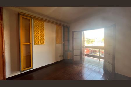 Casa à venda com 315m², 5 quartos e 4 vagas Casa à venda com 315m², 5 quartos e 4 vagasQuarto 2