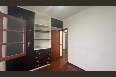 Casa à venda com 315m², 5 quartos e 4 vagas Casa à venda com 315m², 5 quartos e 4 vagasQuarto 1