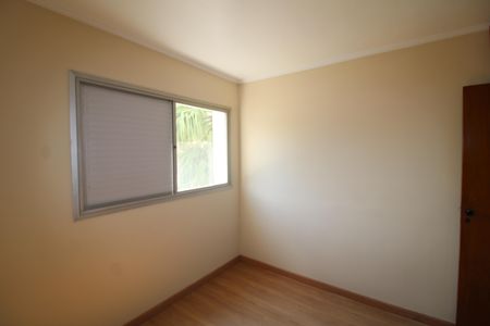 Apartamento à venda com 75m², 3 quartos e 1 vagaQuarto 2