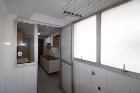 Apartamento à venda com 75m², 3 quartos e 1 vagaÁrea de Serviço