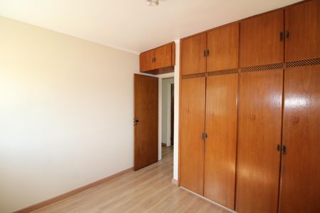 Apartamento à venda com 75m², 3 quartos e 1 vagaQuarto 2