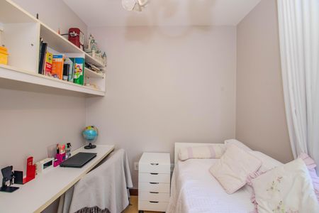 Apartamento à venda com 97m², 3 quartos e 3 vagasQuarto 2