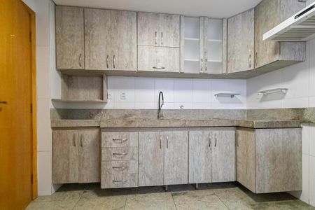 Apartamento à venda com 96m², 3 quartos e 2 vagas Apartamento à venda com 96m², 3 quartos e 2 vagasCozinha e Área de Serviço