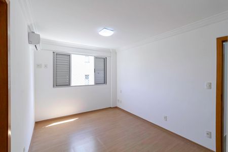 Apartamento à venda com 96m², 3 quartos e 2 vagas Apartamento à venda com 96m², 3 quartos e 2 vagasSuíte