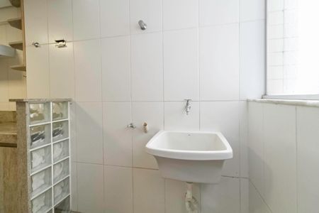 Apartamento à venda com 96m², 3 quartos e 2 vagas Apartamento à venda com 96m², 3 quartos e 2 vagasCozinha e Área de Serviço