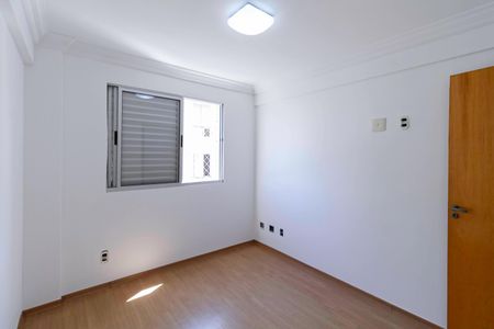 Apartamento à venda com 96m², 3 quartos e 2 vagas Apartamento à venda com 96m², 3 quartos e 2 vagasQuarto 2
