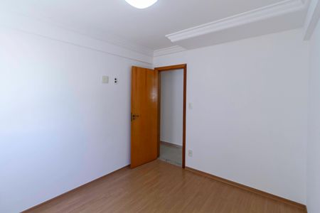 Apartamento à venda com 96m², 3 quartos e 2 vagas Apartamento à venda com 96m², 3 quartos e 2 vagasQuarto 2