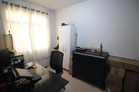 Casa à venda com 375m², 4 quartos e 2 vagasQuarto 4