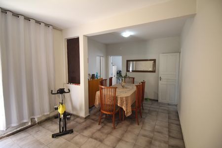 Casa à venda com 375m², 4 quartos e 2 vagasCopa