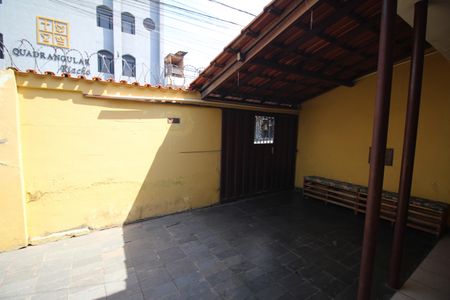 Casa à venda com 375m², 4 quartos e 2 vagasQuintal
