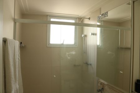 Apartamento à venda com 267m², 4 quartos e 5 vagasBanheiro da Suíte 3