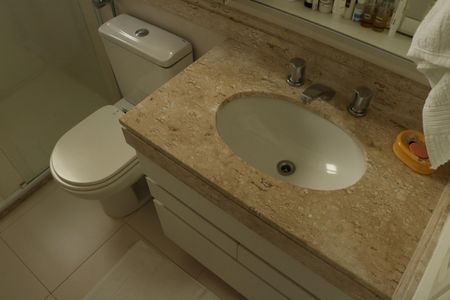 Apartamento à venda com 267m², 4 quartos e 5 vagasBanheiro da Suíte 3