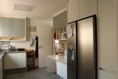 Apartamento à venda com 267m², 4 quartos e 5 vagasCozinha