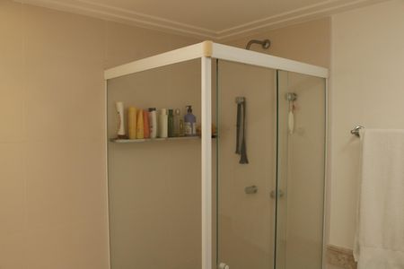 Apartamento à venda com 267m², 4 quartos e 5 vagasBanheiro da Suíte 4