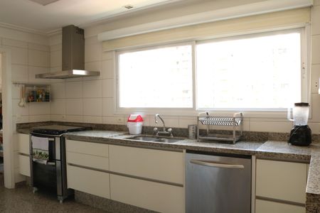 Apartamento à venda com 267m², 4 quartos e 5 vagasCozinha