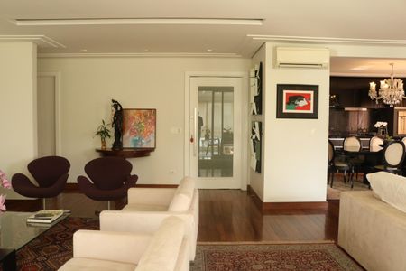 Apartamento à venda com 267m², 4 quartos e 5 vagasSala