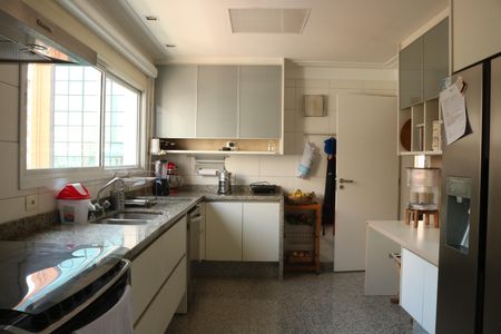 Apartamento à venda com 267m², 4 quartos e 5 vagasCozinha