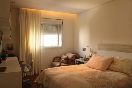 Apartamento à venda com 267m², 4 quartos e 5 vagasSuíte 4