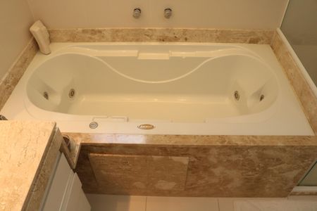 Apartamento à venda com 267m², 4 quartos e 5 vagasBanheiro da Suíte 4