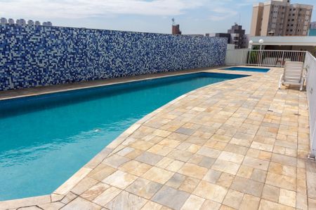 Apartamento à venda com 84m², 3 quartos e 2 vagas Apartamento à venda com 84m², 3 quartos e 2 vagasÁrea comum - Piscina