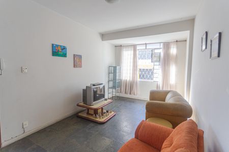 Sala de casa à venda com 2 quartos, 235m² em Carlos Prates, Belo Horizonte