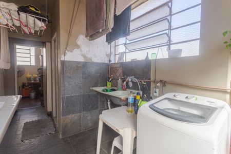 Casa à venda com 235m², 2 quartos e 1 vagaÁrea de Serviço