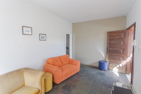 Casa à venda com 235m², 2 quartos e 1 vagaSala