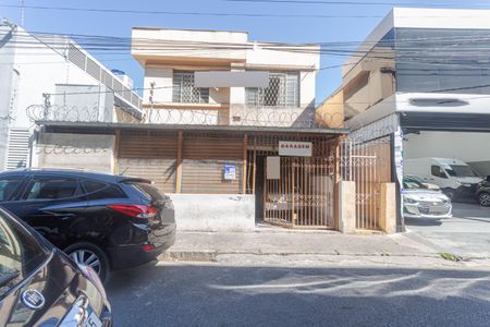Casa à venda com 235m², 2 quartos e 1 vagaFachada