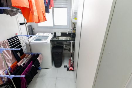 Apartamento à venda com 106m², 3 quartos e 2 vagas Apartamento à venda com 106m², 3 quartos e 2 vagasDetalhe da area de serviço